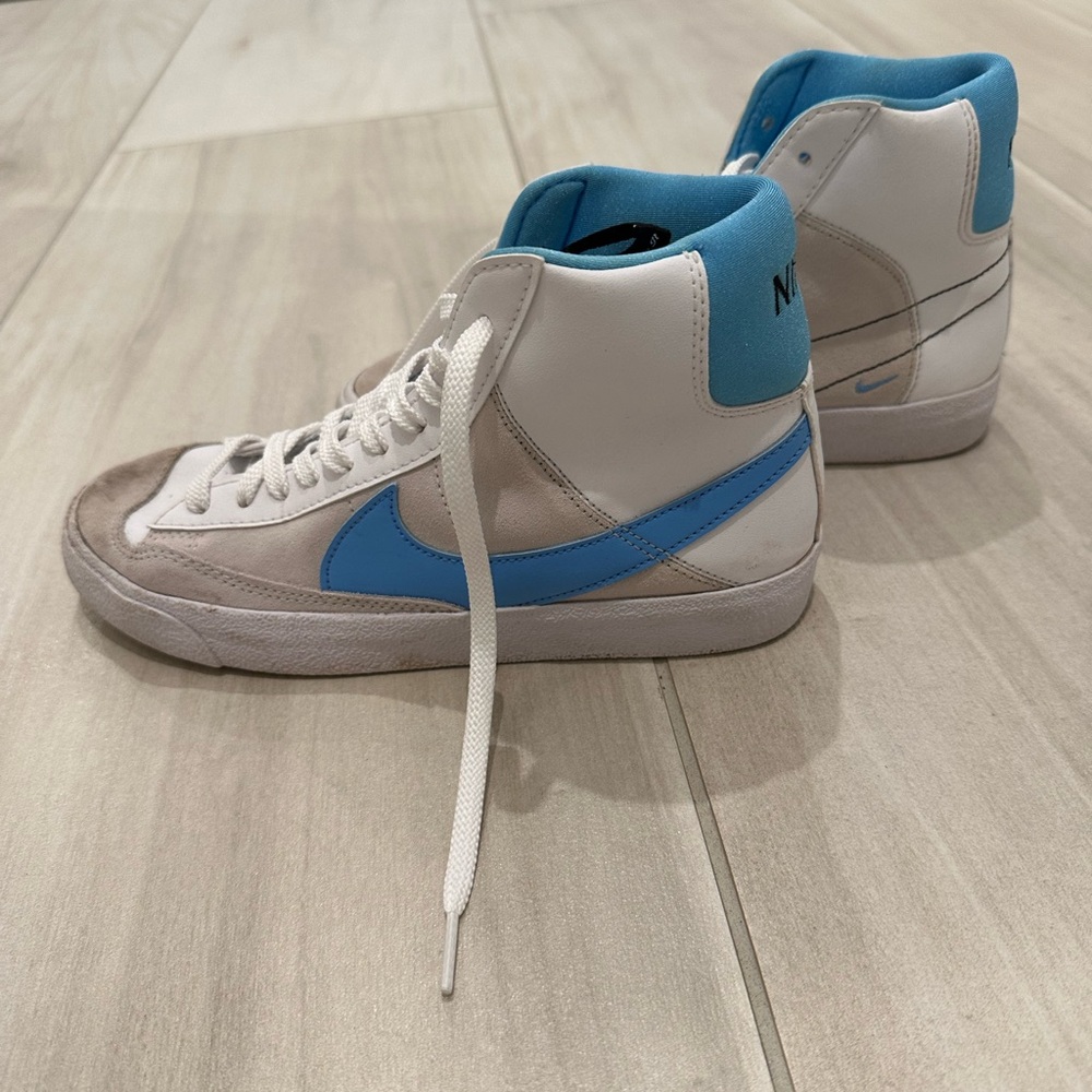 Nike Blazer '77 High-Top Sneaker - Women's size 6